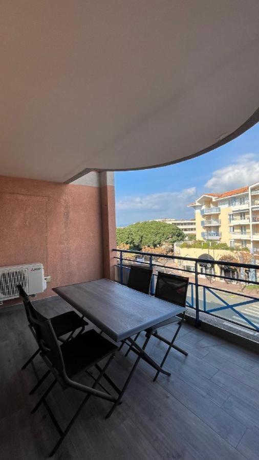 Appartement Port Frejus, Terrasse, Wifi, Clim, A 5' *